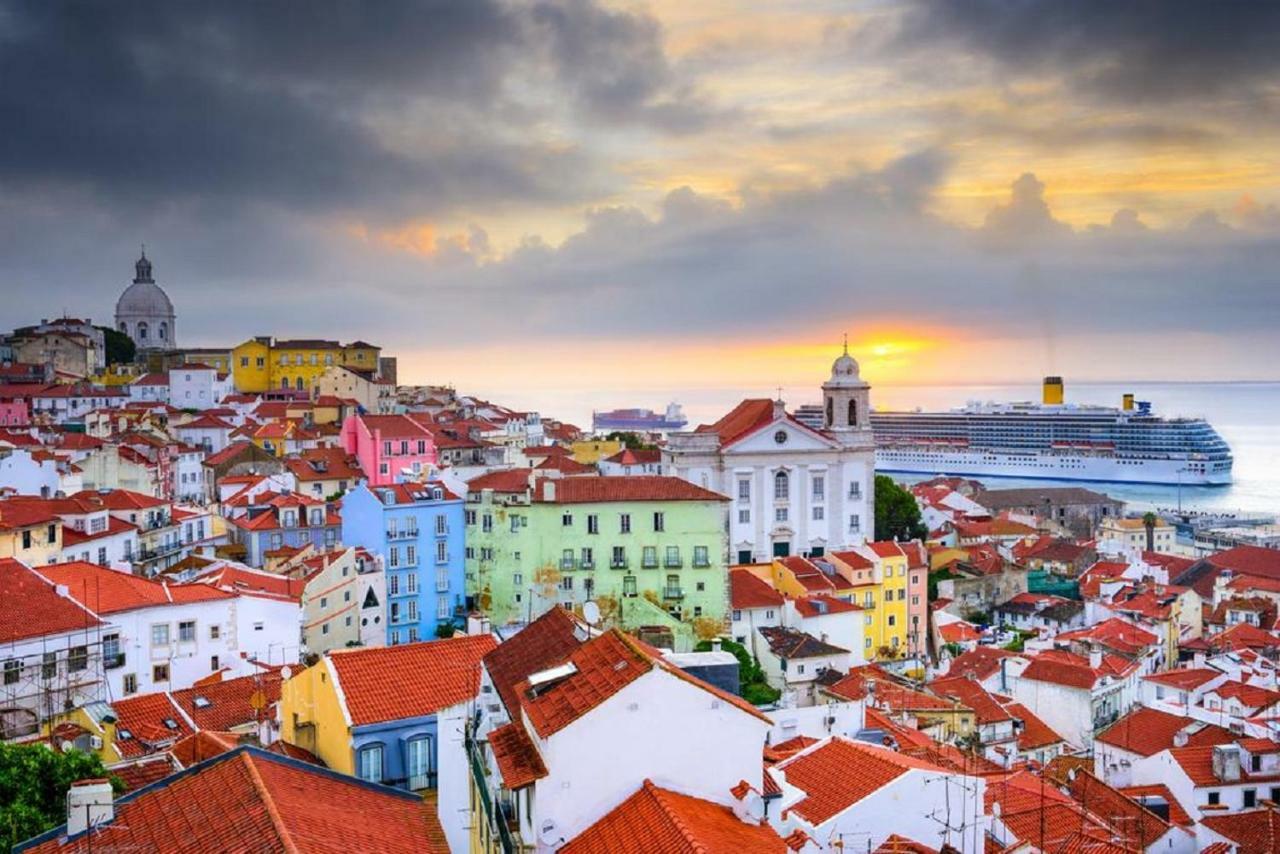 Appartamento Blue Urban Alfama Lisbona Esterno foto